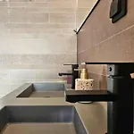 At I Free Parking & Airco Holiday home *