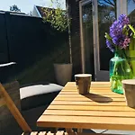 Holiday home At I Free Parking & Airco