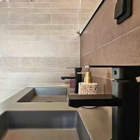 At I Free Parking & Airco Hébergement de vacances *